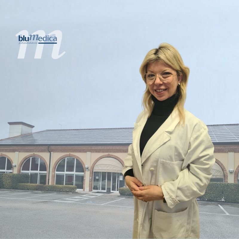 Dott.ssa-Zordan-Sara-blumedica-sandrigo-vicenza La Dott.ssa Zordan Sara è un medico chirurgo specializzata in Geriatria, con una profonda esperienza nella cura degli anziani e nel trattamento dell’osteoporosi e delle malattie osteometaboliche. Laureata in Medicina e Chirurgia presso l’Università degli Studi di Padova, ha completato la specializzazione in Geriatria con eccellenza e ha approfondito le sue competenze attraverso corsi e convegni specialistici. Ha maturato esperienza in strutture prestigiose come la Clinica Medica I del Policlinico Universitario di Padova e Casa di Cura Villa Berica di Vicenza. Presso il poliambulatorio BluMedica a Sandrigo (Vicenza), la Dott.ssa Zordan offre visite geriatriche complete, valutazione dello stato cognitivo, analisi delle attività funzionali (ADL/IADL), certificazioni per invalidità civile e legge 104, diagnosi e trattamento dell’osteoporosi e gestione del dolore. Il team medico del poliambulatorio BluMedica a Sandrigo garantisce un’assistenza personalizzata e di alta qualità, ponendo attenzione al benessere globale dei pazienti anziani.