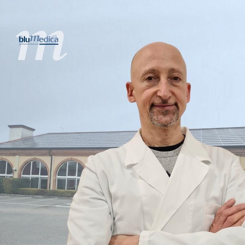 Il Poliambulatorio BluMedica a Sandrigo (Vicenza) offre un servizio completo di logopedia con il Dott. Giovanni Zolin, specialista in valutazione, consulenza e riabilitazione individualizzata. Il team medico assiste pazienti di tutte le fasce d’età: evolutiva, adulta e geriatrica. Tra gli interventi principali si trovano il trattamento dei disturbi della voce parlata e cantata, comprese disfonie disfunzionali, organiche o post intervento chirurgico. Vengono inoltre gestiti disturbi del linguaggio secondari, derivanti da deficit neurologici o cognitivi, come afasie e disartrie. Il Dott. Zolin si occupa anche di difficoltà di fluenza verbale, tra cui balbuzie, disturbi della deglutizione atipica con terapia miofunzionale e consulenze per disfagia. Non mancano interventi su ritardi semplici del linguaggio e disturbi specifici dell’apprendimento, come dislessia, disgrafia, disortografia e discalculia, offrendo un supporto completo per bambini e adulti con difficoltà negli apprendimenti scolastici.